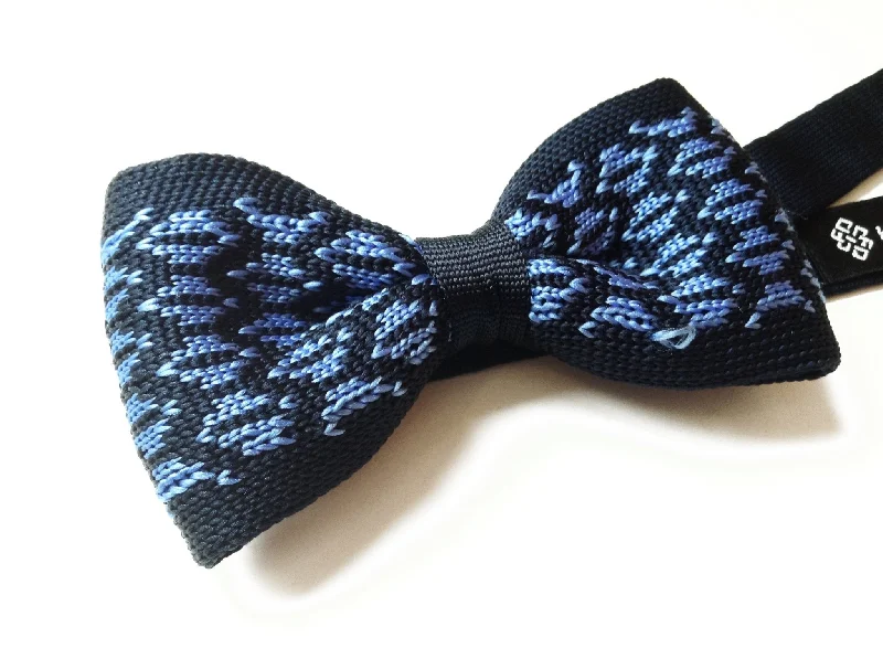 Smoke Rings Blue Knit Pre-tied Bow Tie