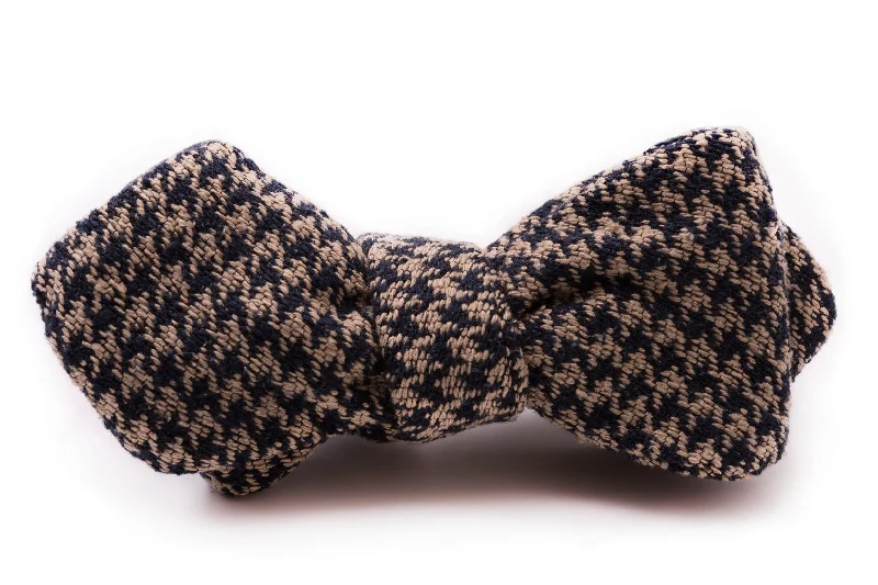 Navy & Beige Houndstooth Silk Bourette Bow Tie